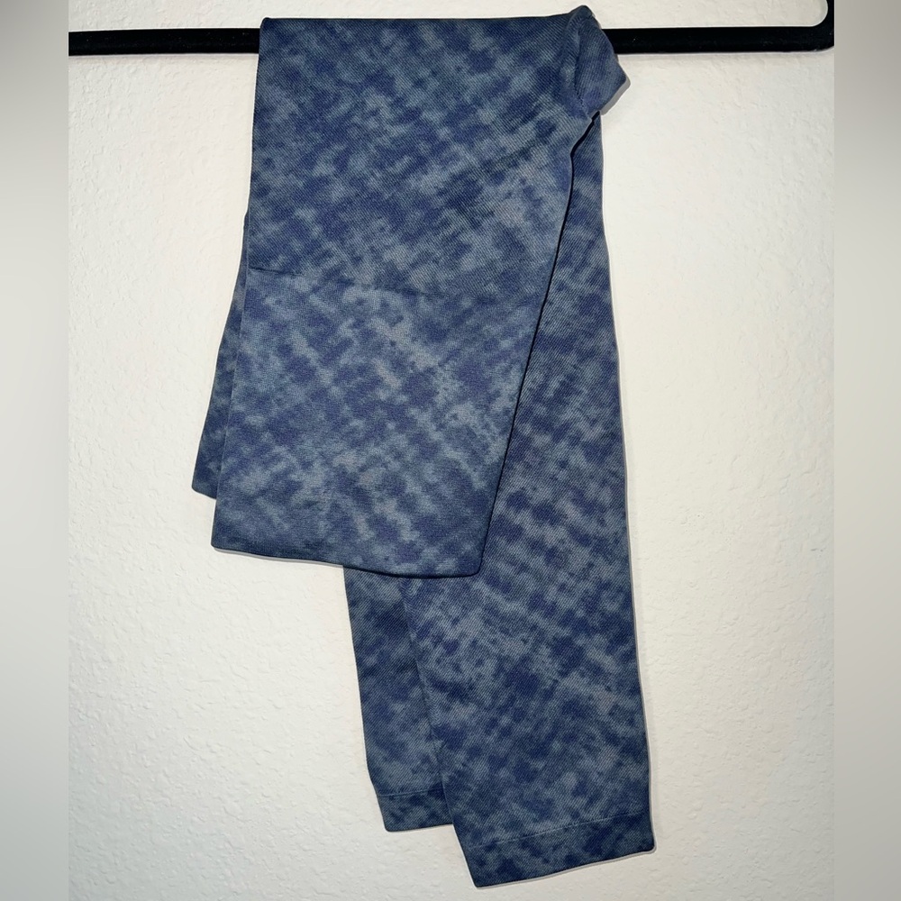 076. SPANX Blue Tie Dye Leggings - Size Large